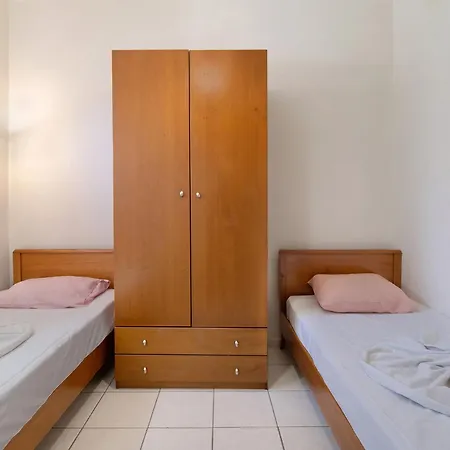 S6 Guest house *